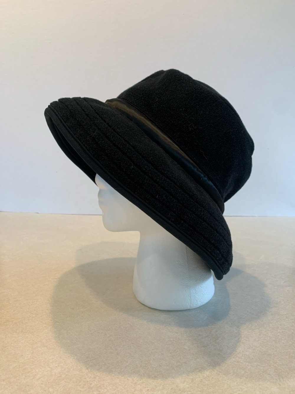 Watership Trading Companie Bucket Hat Black Fleece Size L/XL